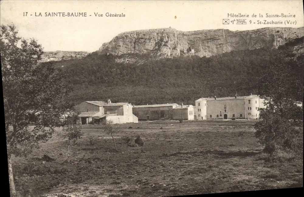A Santa-Baume - Vista Geral — Hôtellerie de la Santa-Baume, St-Zacharie (Var) - Frente