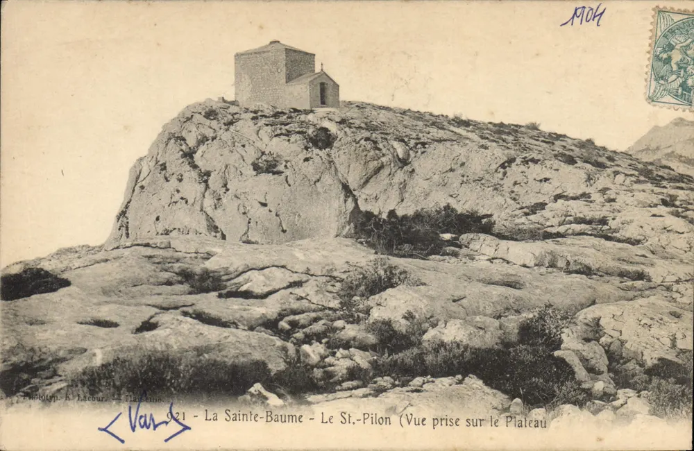 La Sainte-Baume — St-Pilon (Ansicht vom Plateau) — Verlag E. Lacour, n° 921 - Vorderseite