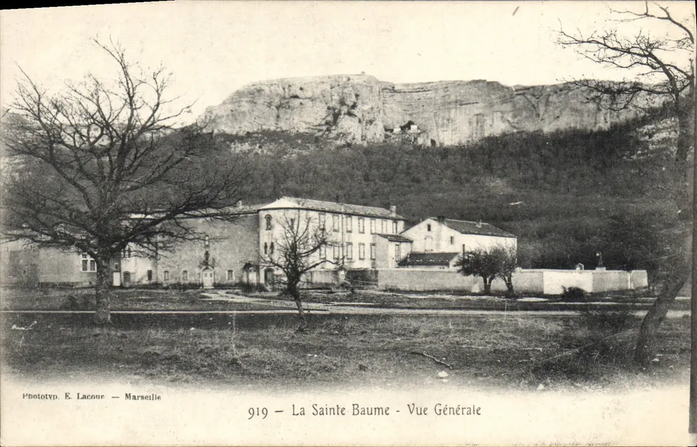A Santa Bauma — Vista Geral — Fototipia. E. Lacour — Marselha — n° 919 - Frente