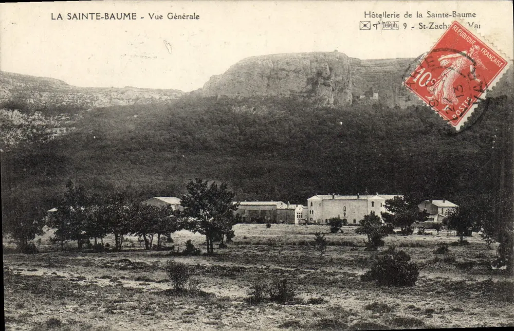 A Santa-Baume - Vista Geral — Hoteleira da Santa-Baume, St-Zacharie (Var) - Frente