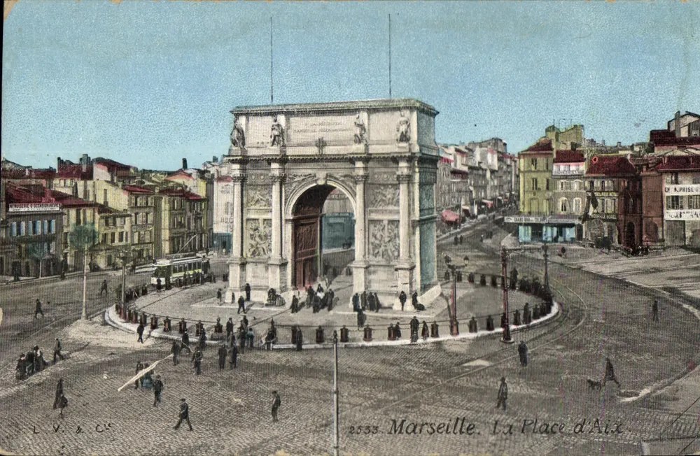 Marselha. A Praça de Aix — Arco do Triunfo — editor L.V. & Cie, n° 8553 - Frente