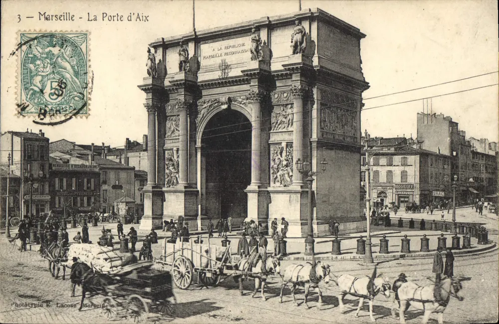 Marselha - A Porta de Aix — Arco da Vitória dedicado à República — Fototipia G. Lacour, Marselha - Frente