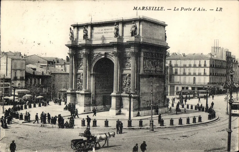 Marselha — A Porta de Aix — LR - Frente