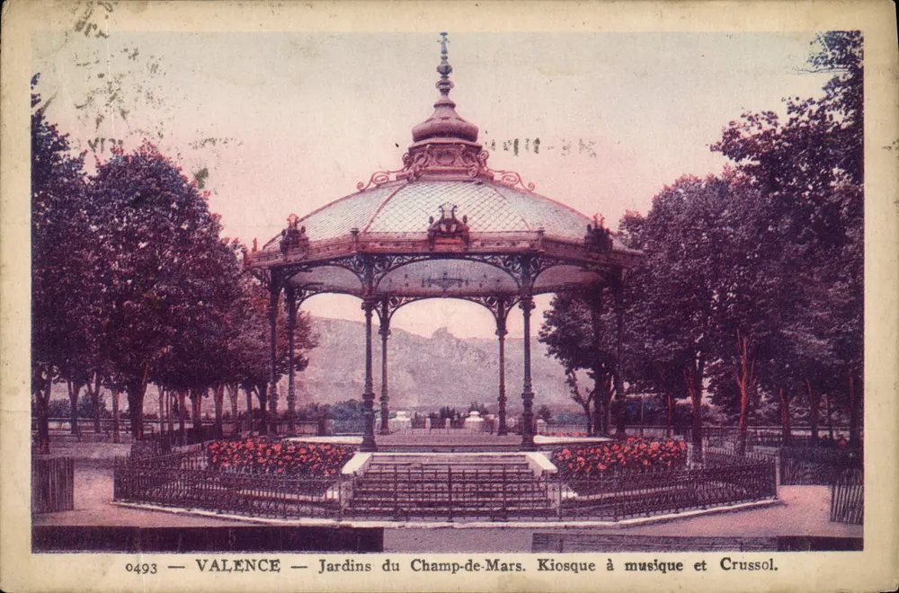 Valence — Jardins du Champ-de-Mars. Musikkiosk und Crussol. - Vorderseite