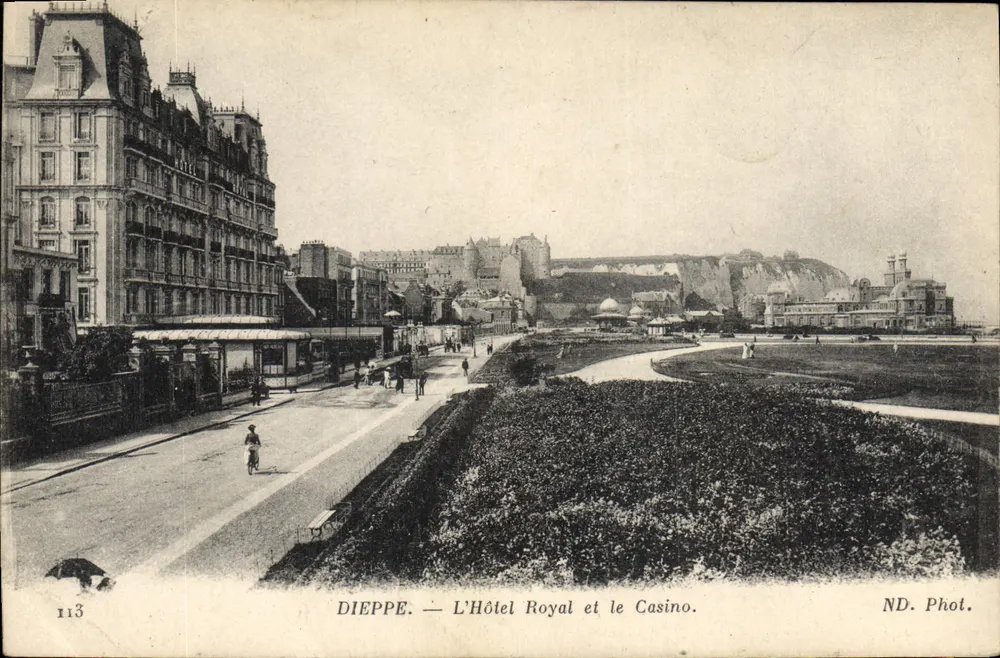 Dieppe — Das Hotel Royal und das Casino — ND. Foto. - Vorderseite