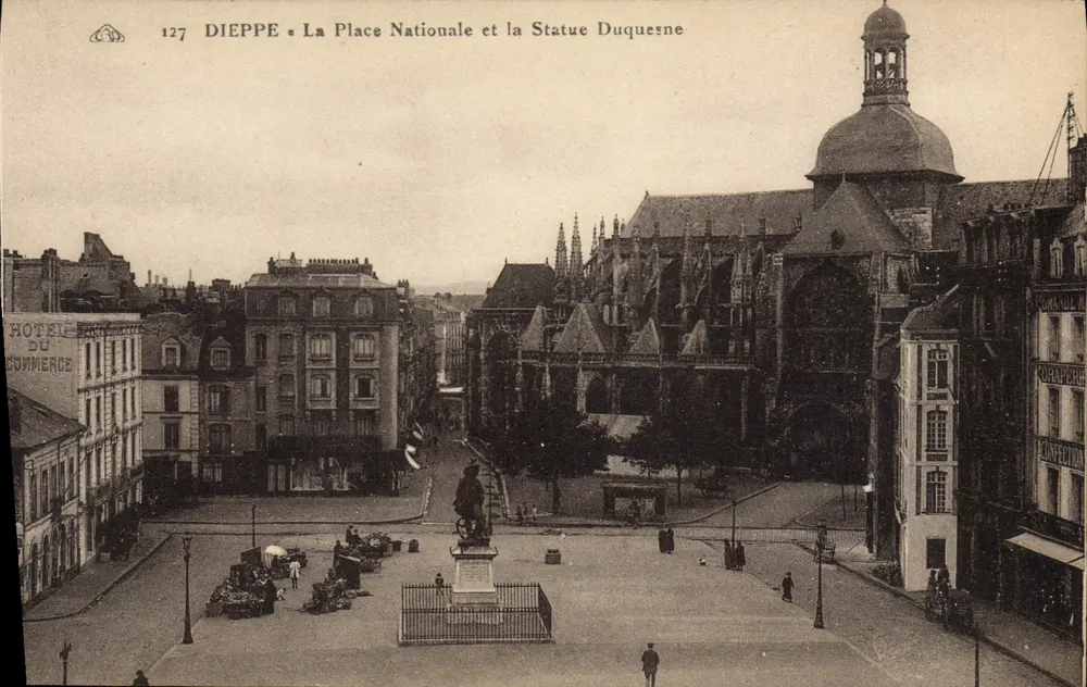 Dieppe — Der Nationale Platz und die Statue Duquesne — n° 127 - Vorderseite