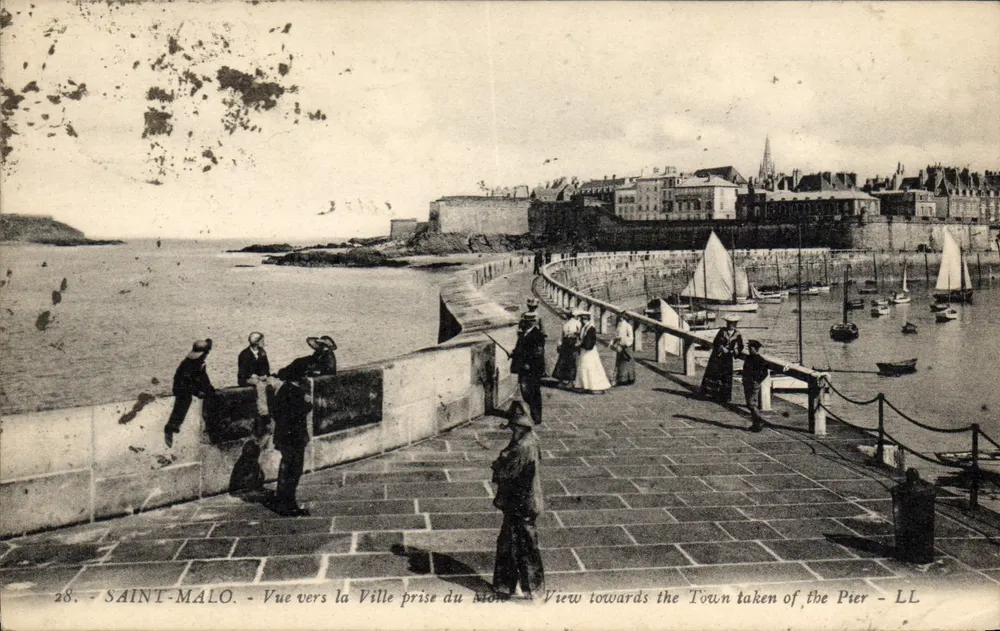 SAINT-MALO - Blick auf die Stadt vom Môle aus — LL - Vorderseite