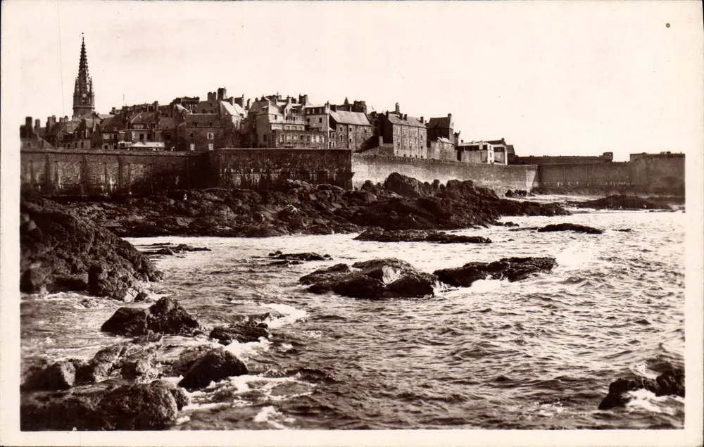 Saint-Malo — Die Stadt und die Mauern — 'Real-Photo' n°3 - Vorderseite