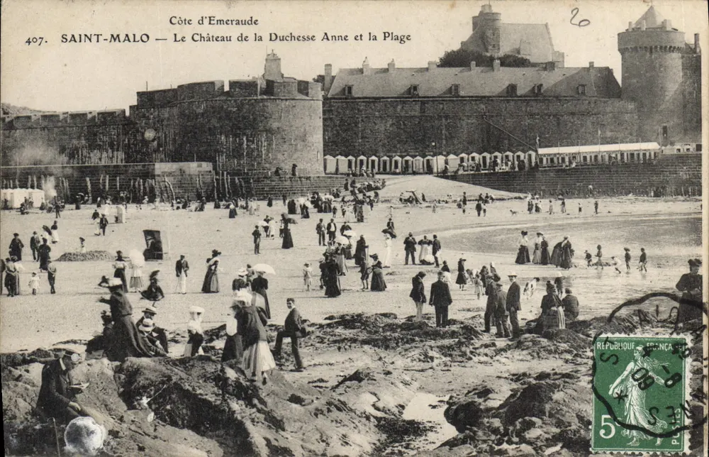 Saint-Malo — Het Kasteel van de Hertogin Anna en de Strand — Kust van Emeraude, n°407 - Voorkant