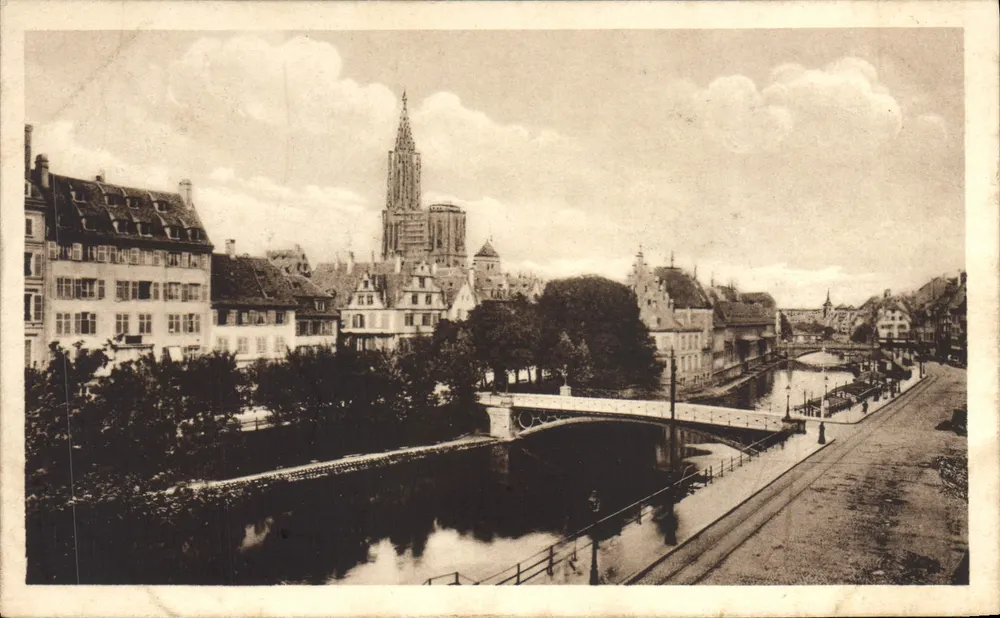 Strasbourg — vista da catedral e do canal — editor Felix Luib, Strasbourg - Frente
