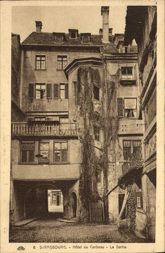 Strasbourg - Hotel do Corvo - A Saída - 6 - Frente