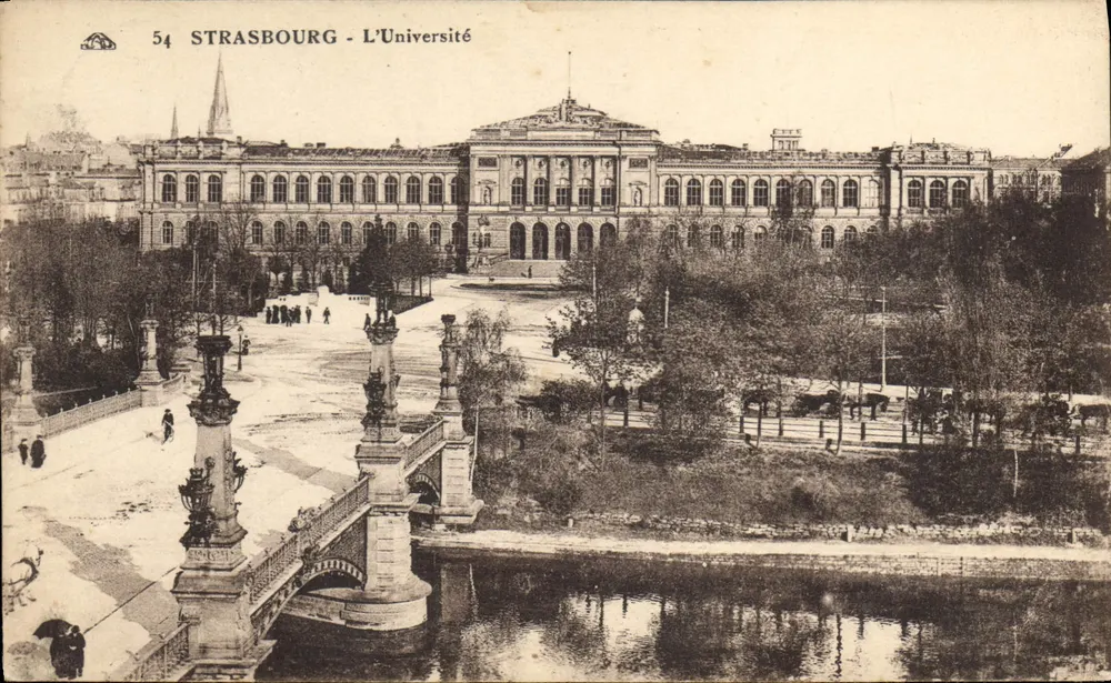 Estrasburgo - A Universidade — vista do prédio principal e do ponte sobre o canal - Frente