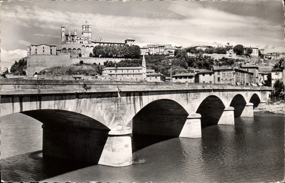 O Novo Ponte em Béziers — vista do castelo e da cidade — Edições do Gége - Frente