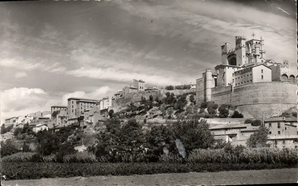 Béziers — Ansicht der Kathedrale Saint-Nazaire — Éditions Graphil, n° 9019 - Vorderseite