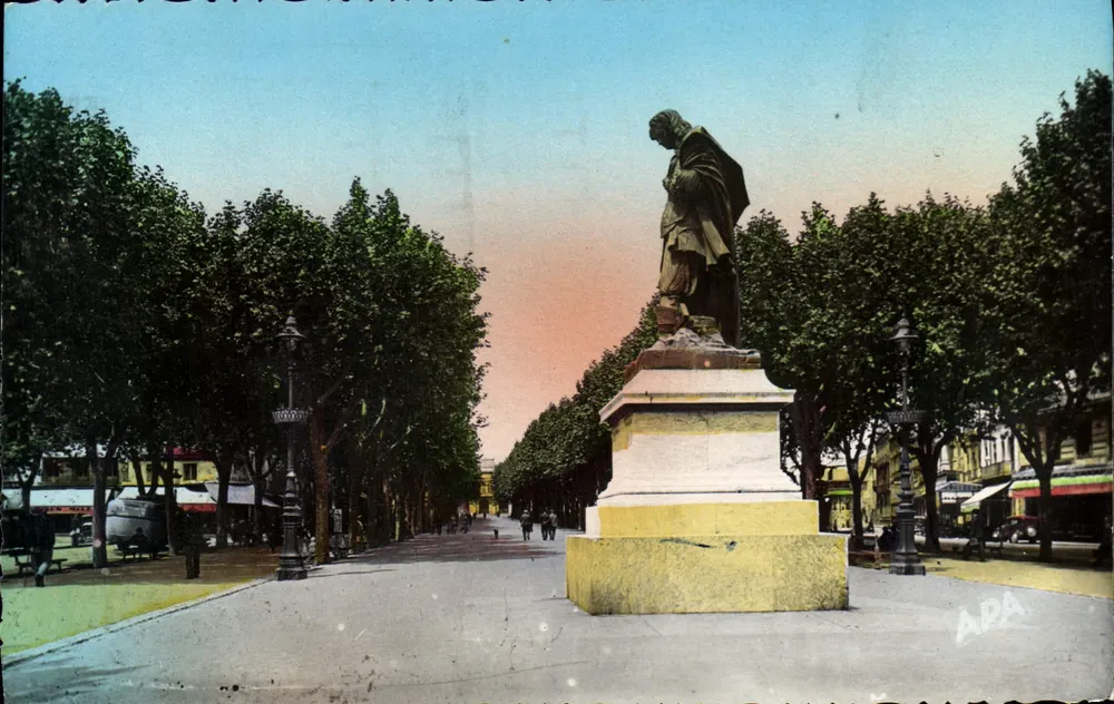 Statue Paul Riquet und die Allées — Hérault — Verlag APA, Nr. 12 - Vorderseite