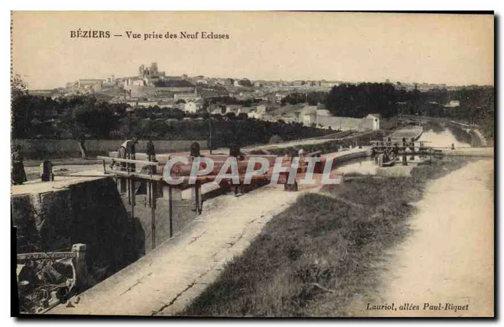 Béziers — Vista tirada das Neuf Ecluses — Lauriol, avenidas Paul-Riquet - Frente