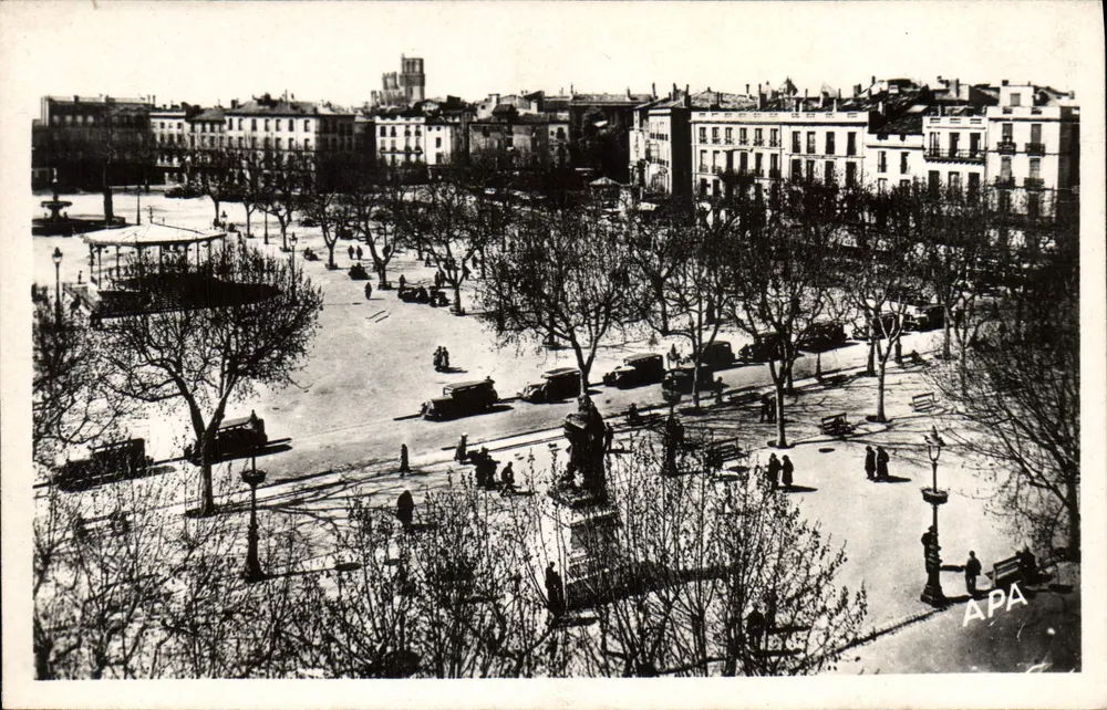 Béziers - Place Jean-Jaurès — Statue Paul Riquet — Verlag A.P.A. Nr. 6 - Vorderseite