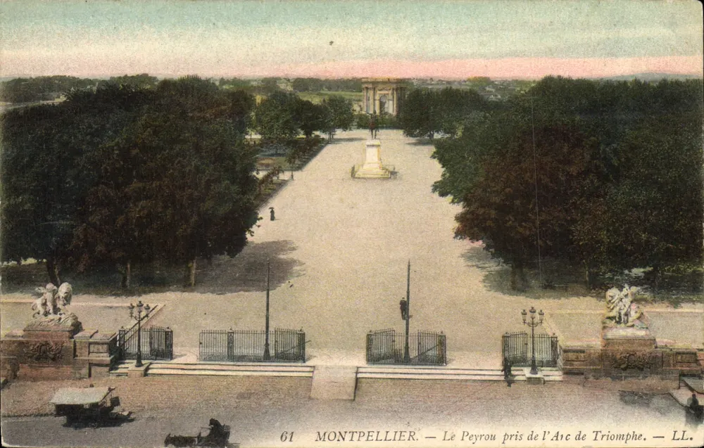 Montpellier — Het Peyrou gezien vanaf het Triomfboog — LL. — n°61 - Voorkant