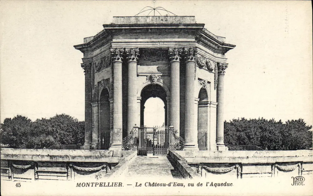 Montpellier — Il Castello dell'Acqua, vista dall'Acquedotto — Fot. ND - Recto