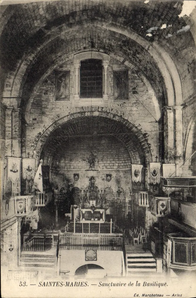 Saintes-Maries — Santuário da Basílica — Ed. Marcheteau — Arles - Frente