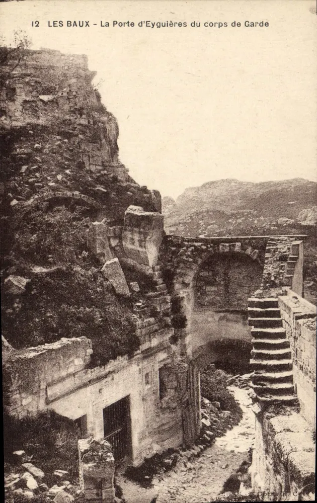 Les Baux — Die Eyguières-Tür des Wachkorps - Vorderseite