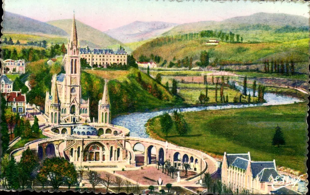 Lourdes — Blick auf die Basilika vom Festungsschloss — Edition P. Donwel, S. Place Personnelle - Vorderseite