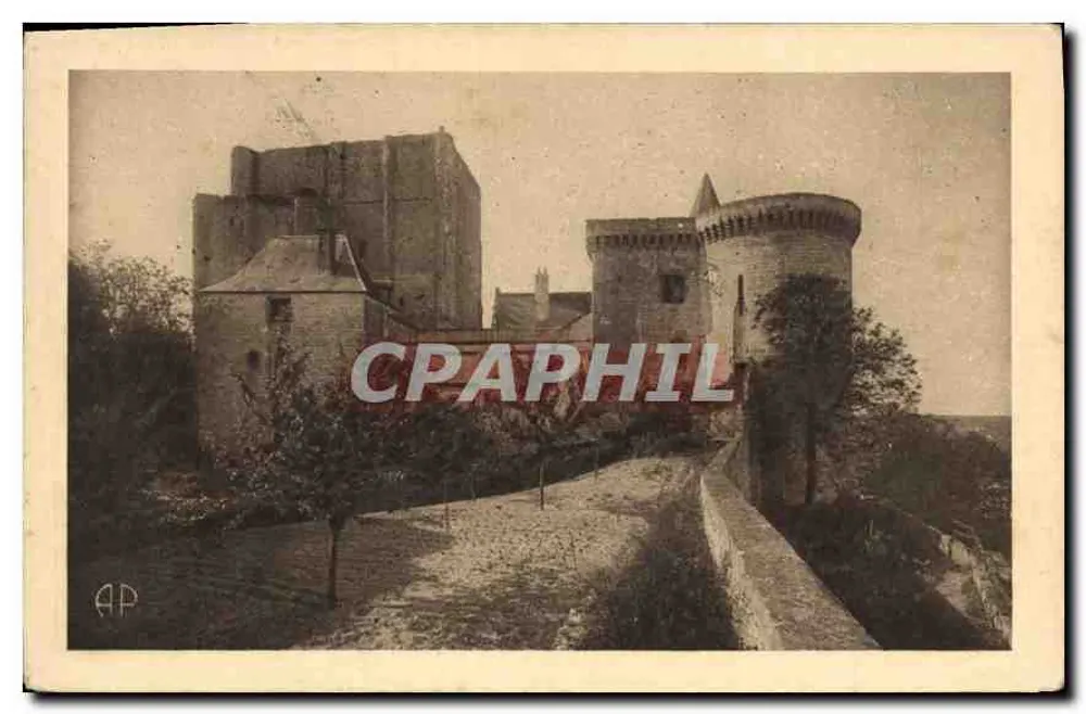 Der Bergfried, der Eingang und der Hof Louis XI — Loches (Indre-et-Loire) — Verlag E. Papeghin - Vorderseite