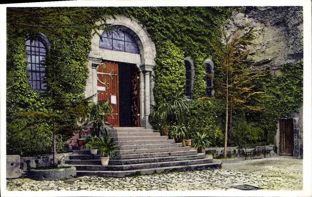La Sainte-Baume — Eingang zur Höhle — Hotellerie de la Sainte-Baume - Vorderseite