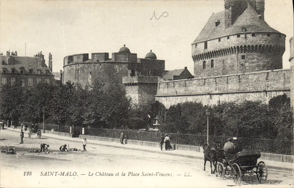 Saint-Malo — Das Schloss und der Place Saint-Vincent — LL. n°128 - Vorderseite