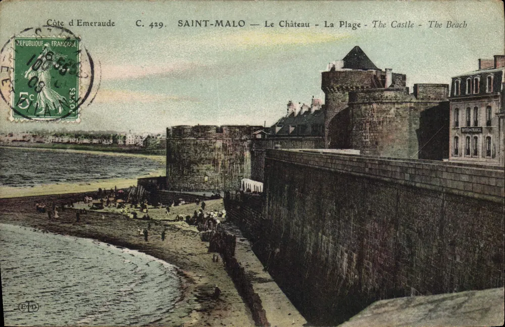 Saint-Malo — O Castelo - A Praia — The Castle - The Beach — Côte d’Emeraude, C. 429 - Frente