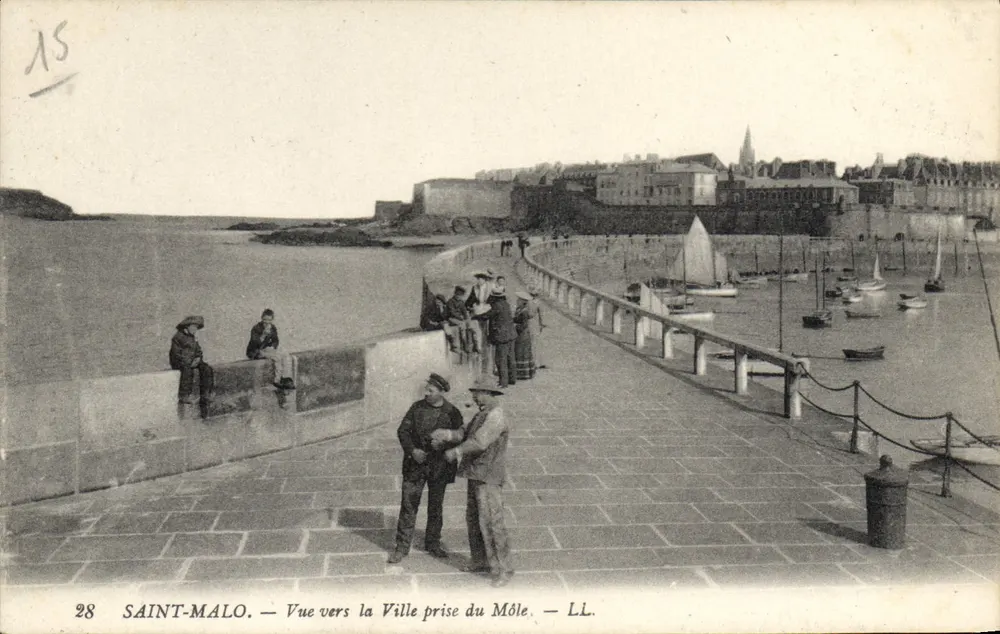 Saint-Malo — Ansicht der Stadt vom Môle aus — LL. Nr. 28 - Vorderseite