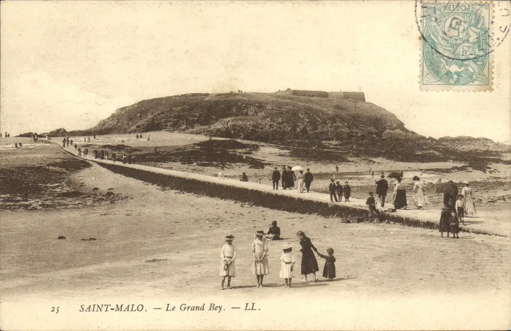 SAINT-MALO. — O Grande Bey. — LL. - Frente