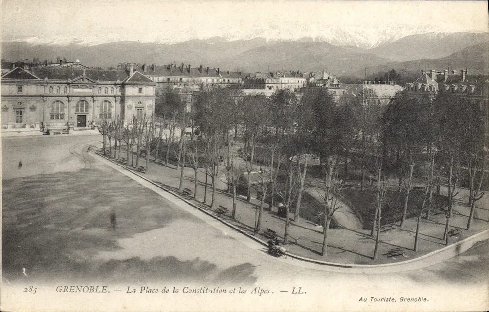 Grenoble — Place de la Constitution und die Alpen — LL. - Vorderseite