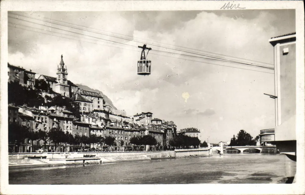 Grenoble — Seilbahn der Bastille — Die Isère und Ste. Marie d'en haut — Real-Photo C. A. P. Strasbourg - Vorderseite