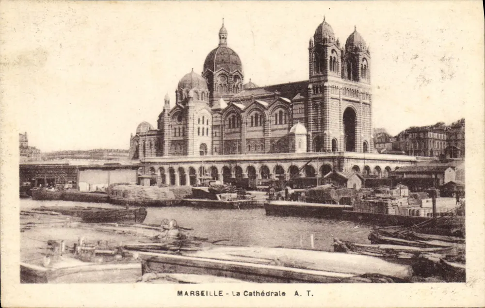Marselha - A Catedral — vista do porto, editor A.T. - Frente