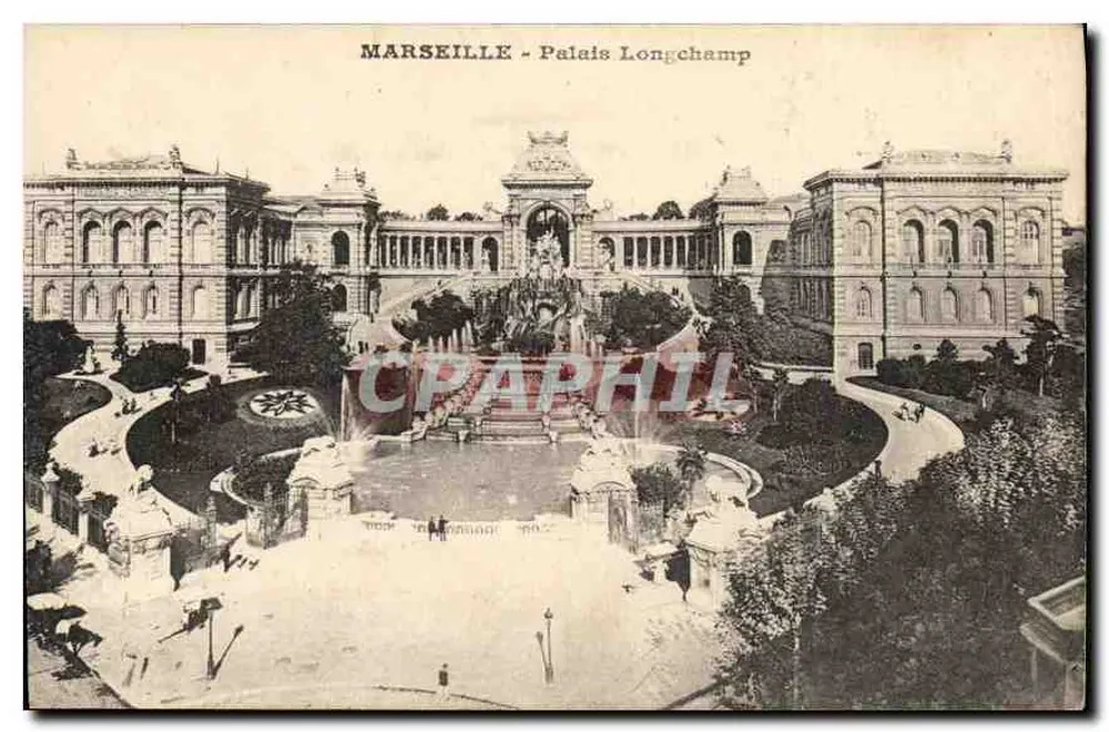Marselha - Palácio Longchamp — vista do jardim com fonte - Frente