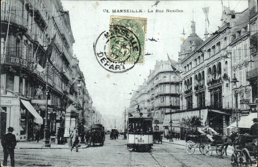 Marselha - A Rue Noailles — vista da rua com trêm e cavalos — editor anônimo, n° 178 - Frente
