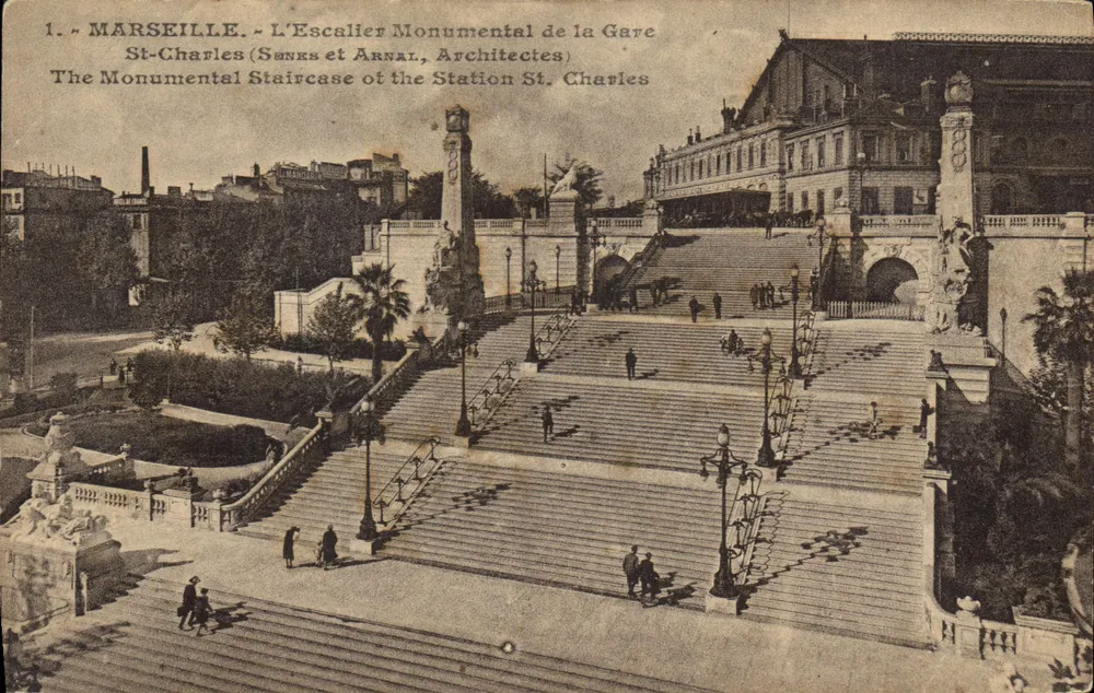 MARSEILLE - Die monumentale Treppe der St-Charles-Bahnhof (SANKS und ARNAL, Architekten) - Vorderseite