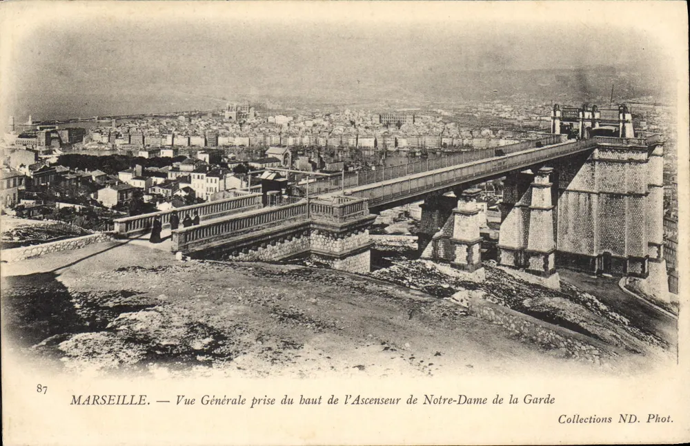 Marseille — Allgemeine Ansicht vom Gipfel der Aufzug der Notre-Dame de la Garde — Collections ND. Phot. - Vorderseite