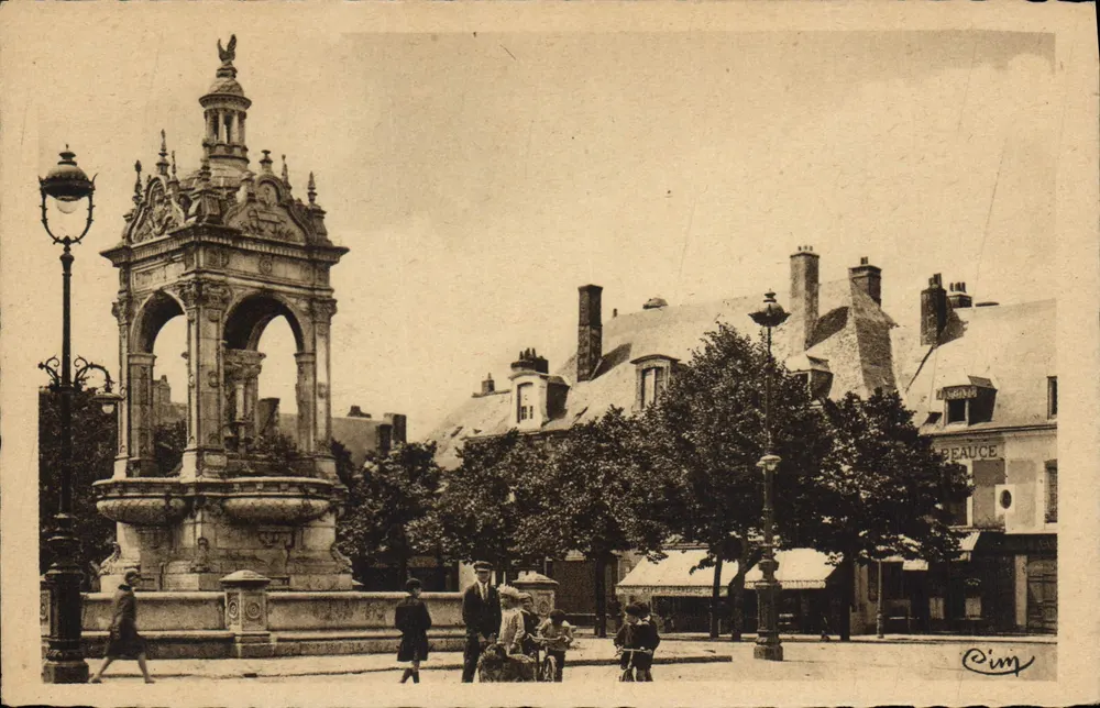 Châteaudun — Place du 18-Octobre (sul) — Héloïse Gauvreau & Macor - Frente