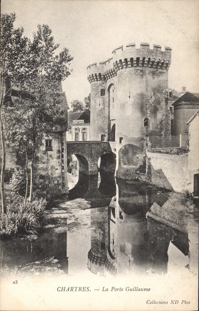 Chartres — A Porta Guillaume — Collections ND Fot - Frente