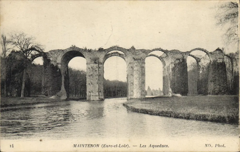 Maintenon (Eure-et-Loir) — Les Aqueducs — ND. Phot. - Frente