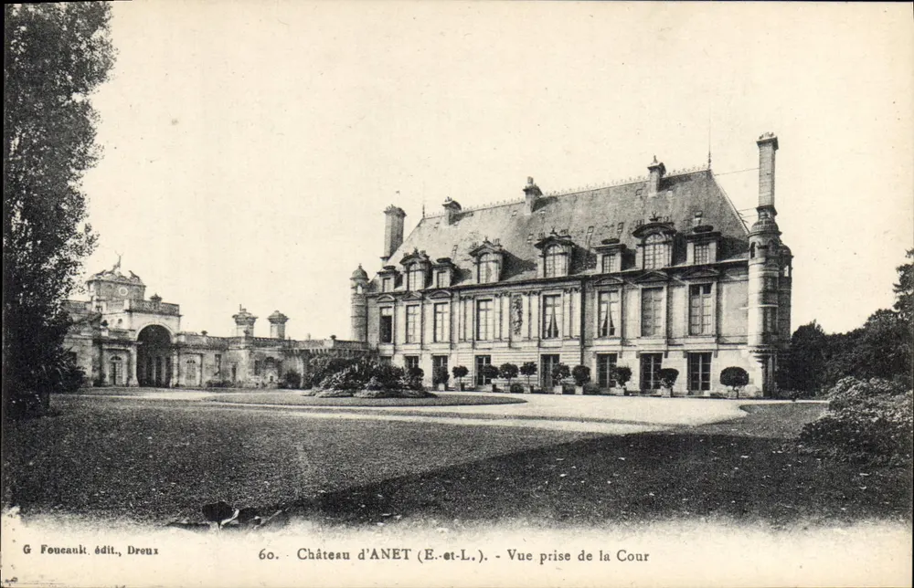 Castelo de Anet (E.-et-L.) — Vista tirada da Cour — G. Foueauki, editor, Droux - Frente