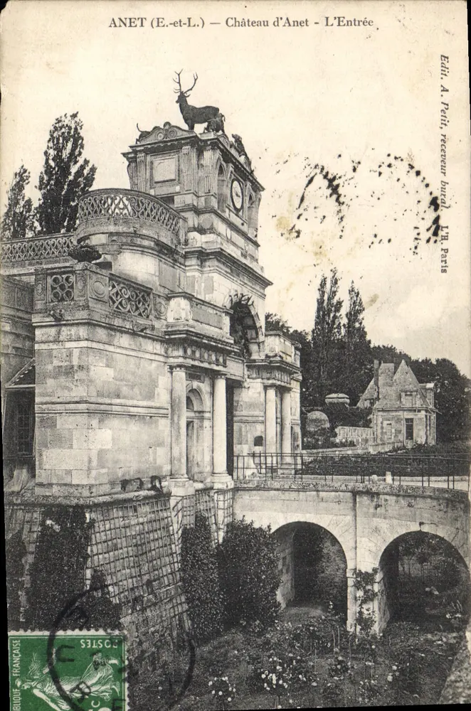 ANET (E.-et-L.) — Castelo de Anet — A Entrada. — Edição A. Petit, receveur-bural, 14, Paris - Frente