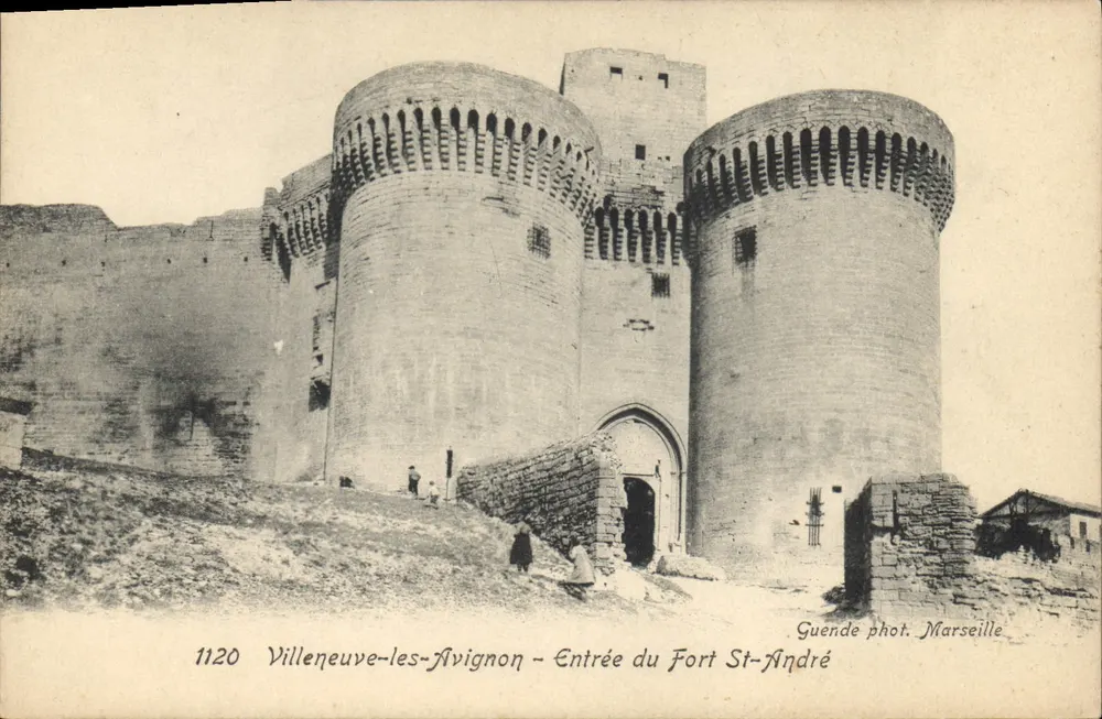 Villeneuve-lès-Avignon — Eingang zum Fort Saint-André — Guende fot. Marseille - Vorderseite