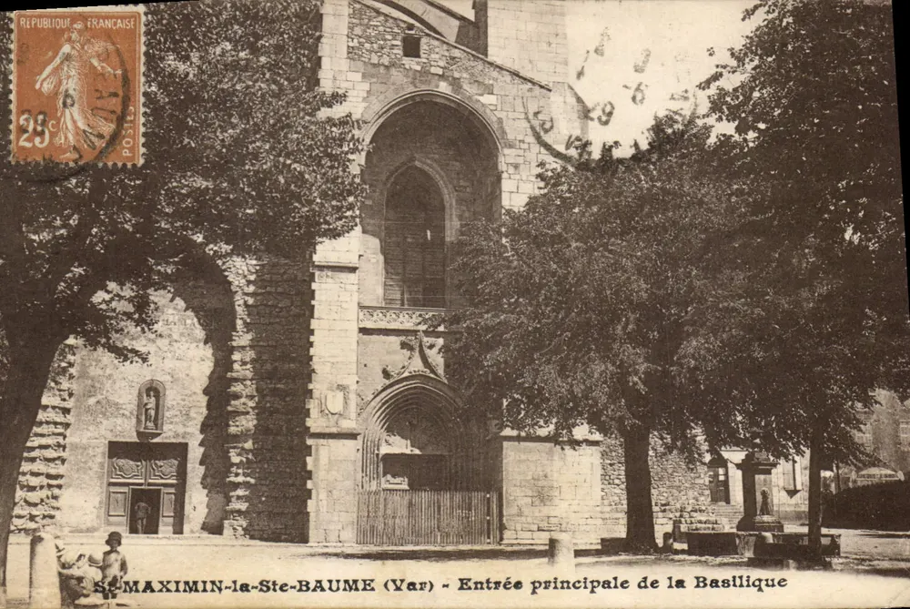 Saint-Maximin-la-Sta-Baume (Var) — Haupteingang der Basilika - Vorderseite