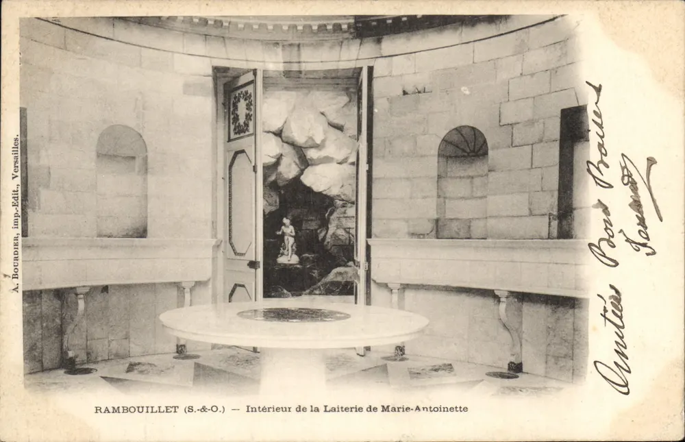 Rambouillet (S.&O.) — Innenansicht der Käsestube von Marie-Antoinette — A. Bourgoin, Verleger, Versailles - Vorderseite