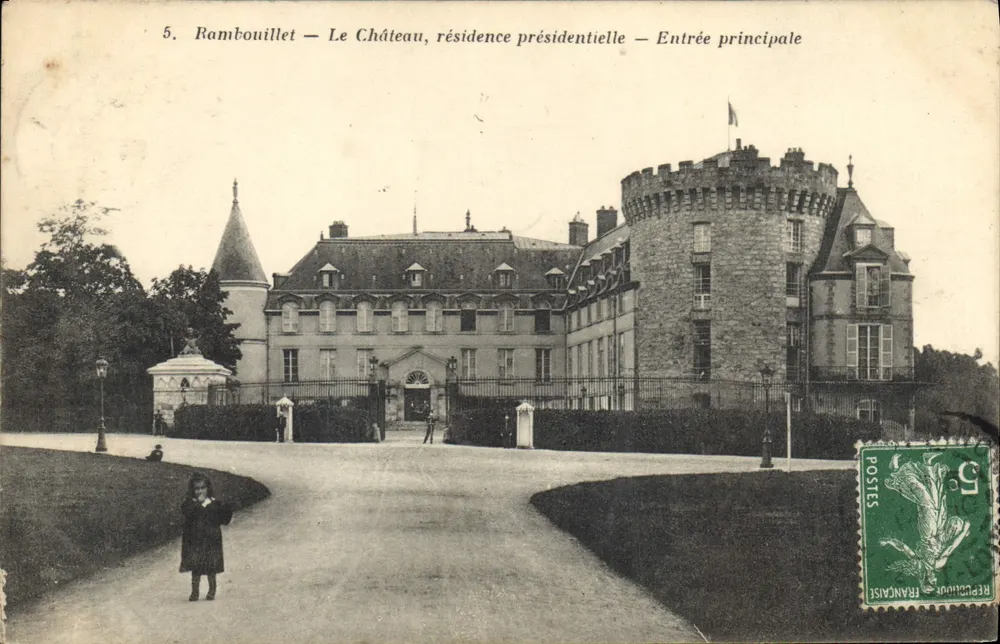 Rambouillet — Das Schloss, Präsidialresidenz — Haupteingang - Vorderseite