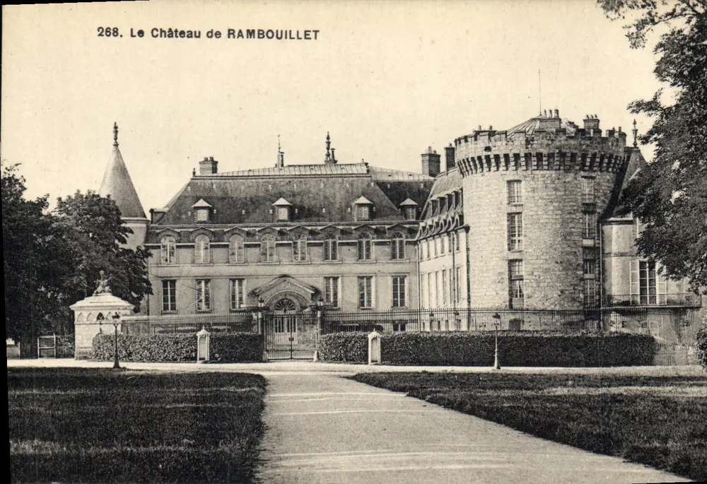 O Castelo de RAMBOUILLET — vista geral — Leptré, editor-fotógrafo, Rambouillet, n° 268 - Frente