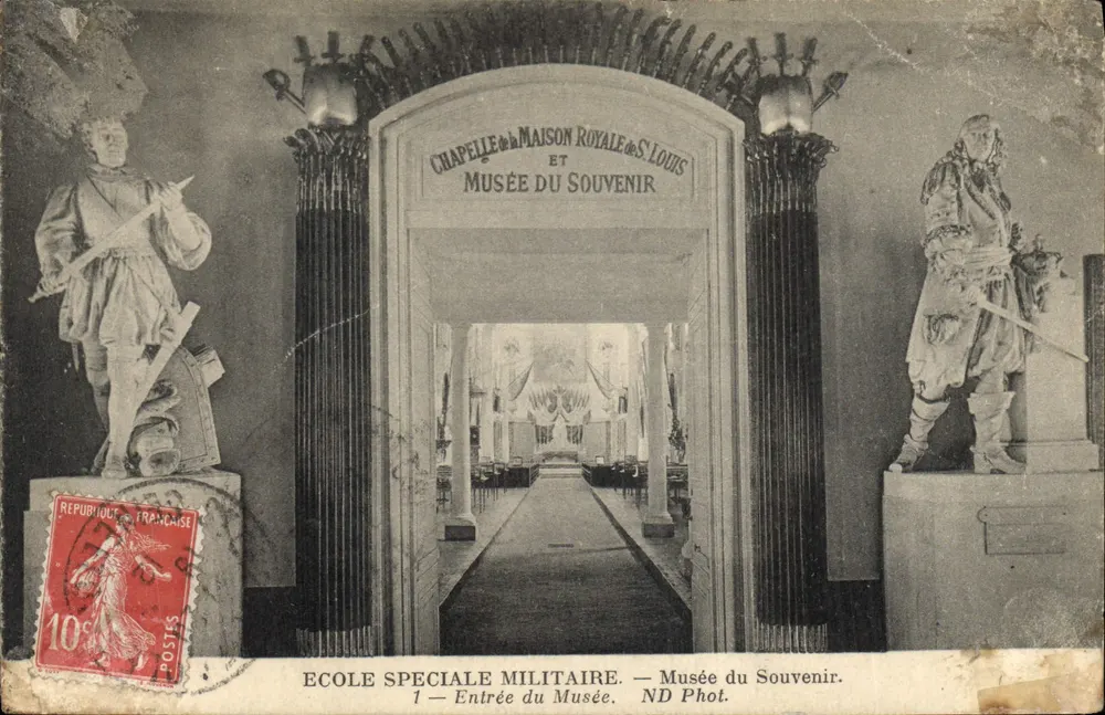 École Spéciale Militaire — Entrée du Musée du Souvenir — ND Phot. - Frente